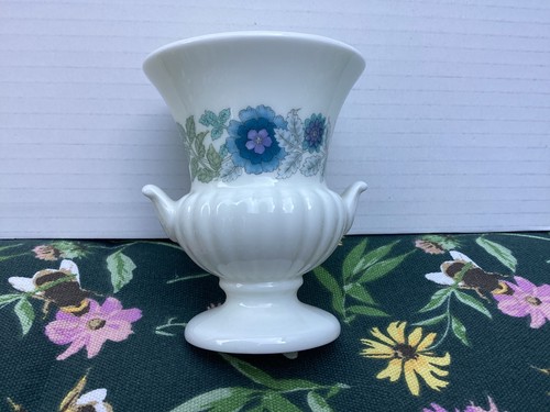 Wedgewood clementine small urn - small,