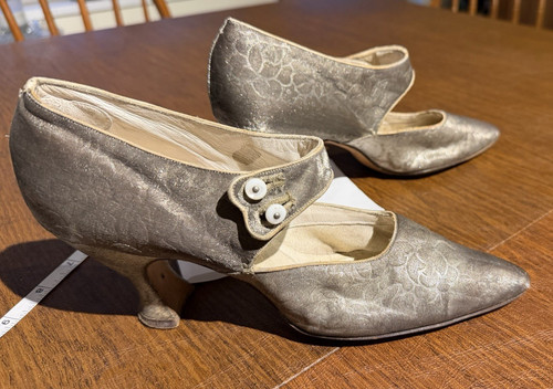 Vintage 1920s flapper - flapper, shoes
