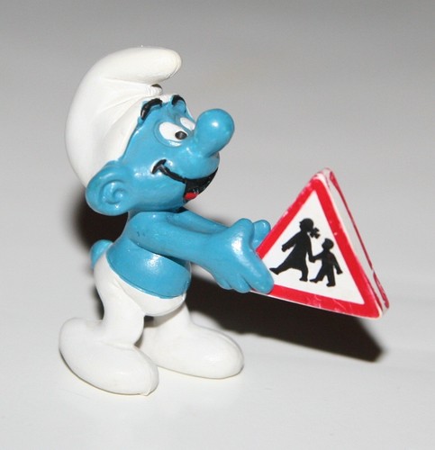 Schleich smurf holding road - smurf,