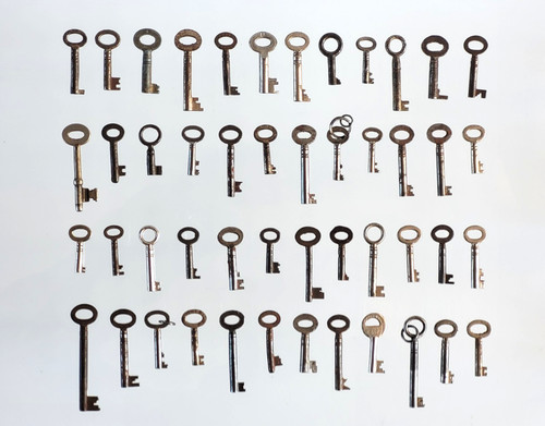 Job lot antique keys s13 - lot,