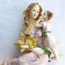 The Leonardo Collection A Mother's Love Figurine Mother and Whispering Daughter