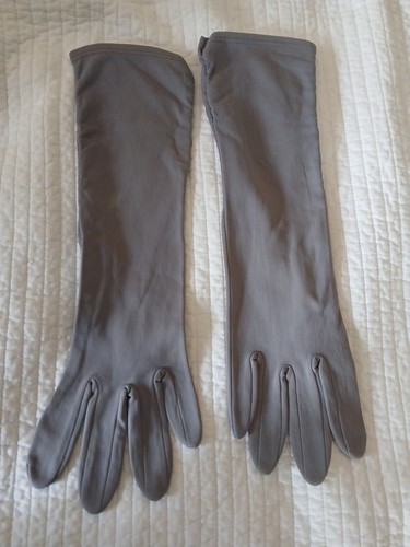 Vintage ladies grey gloves - vintage,