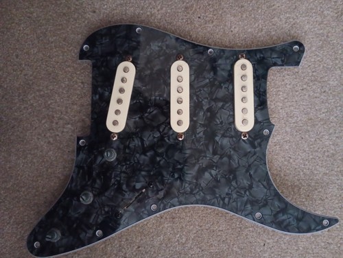 Strat loaded pickguard sss - sss, (