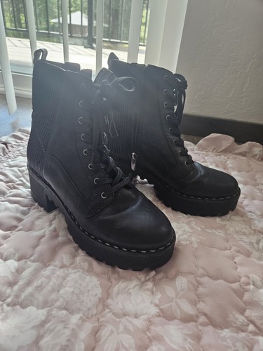 Sold out lace - lace, up