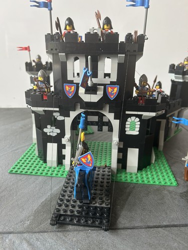 Lego castle 6085 black - castle,