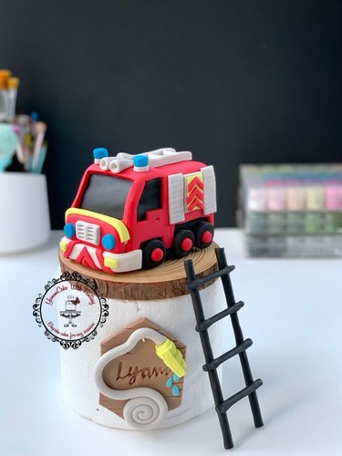 Fire engine handmade fondant - engine,