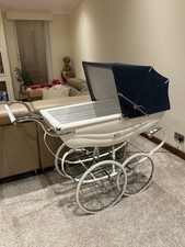 Silver Cross Balmoral Coachbuilt Pram  White Body Navy Hood