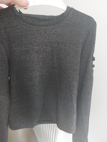 Age sparkly black top - 9-10,