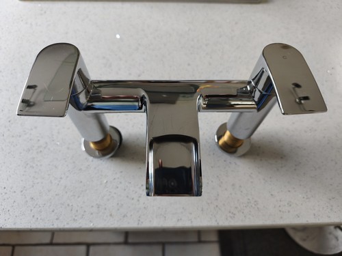 Modern square waterfall bath - square,