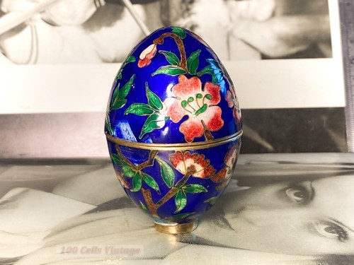 Egg shaped blue floral