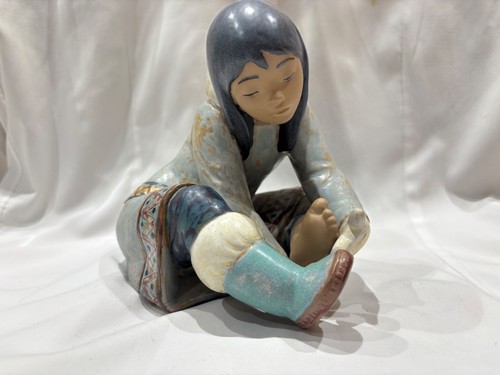 Lladro retired 2157 inuit - lladro,