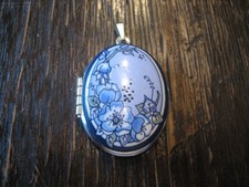 Vintage Medallion Locket Opening Enamel Michaela Frey Enamel Locket Photos