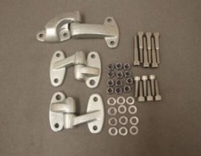 DA1074SS - REAR SAFARI DOOR HINGE KIT FOR DEFENDER WITH STAINLESS STEEL BOLTS,