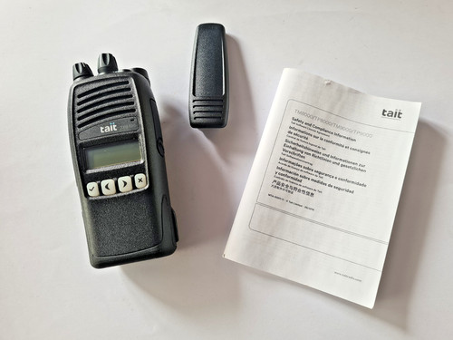 Tait 8100 portable radio - tp,