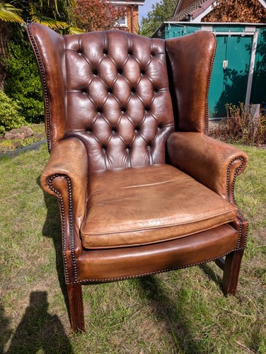 Vintage wing back - back, chesterfield