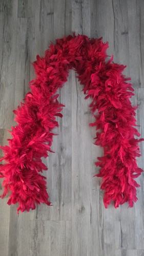 Red feathers garland - red,