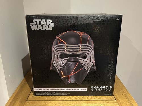 Star wars kylo ren helmet - star,