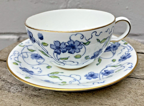 Royal crown derby bone china - royal,