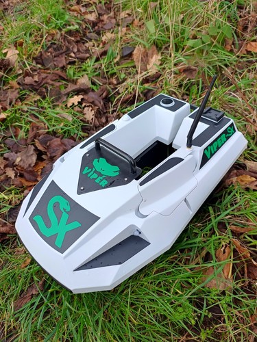 Viper bait boat with - viper, gps