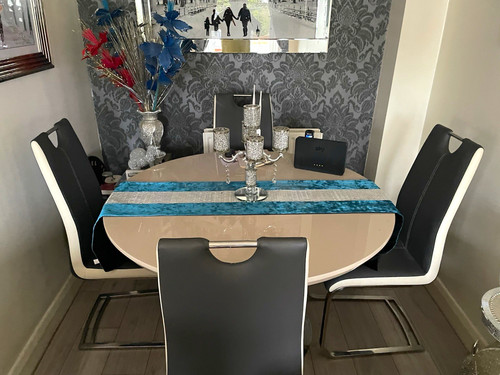 5pc dining table - 4, chairs