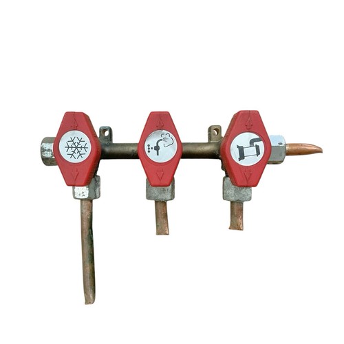 Three way gas manifold - three,