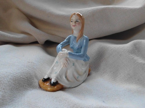 Francesca bone china - china, seated