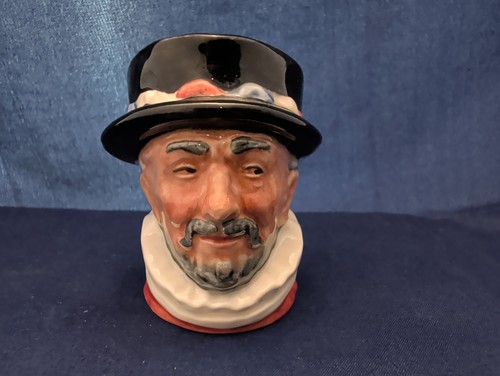Royal doulton character - royal, toby