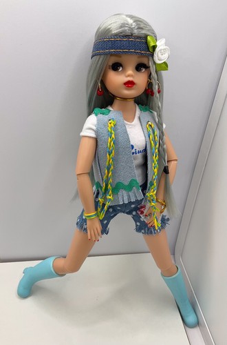 Ooak custom hippy - hippy, sindy