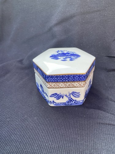 Royal doulton bone china - royal,