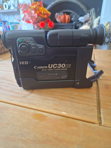 Canon uc30hi handheld - hi8, 8mm