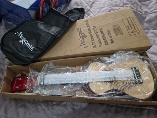 Martin smith ukulele red - martin,