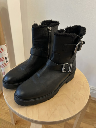 Zara black boots with faux - black, fur