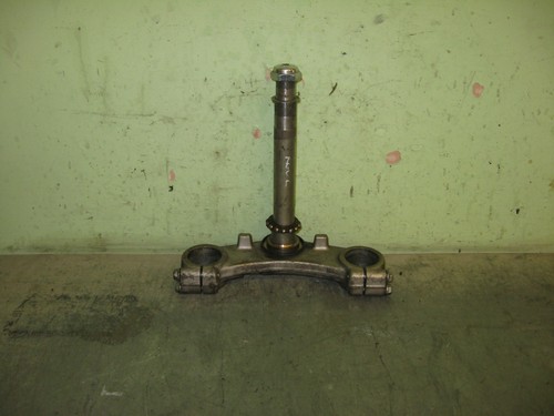 Suzuki rgv 250 bottom yoke - ,