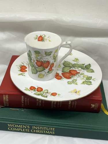 Vintage queen rosina - queen’s,