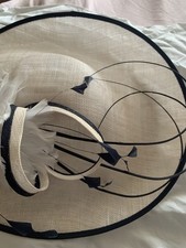 LADIES NIGEL RAYMENT NAVY AND IVORY WEDDING HATINATOR FASCINATOR 