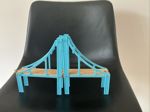 Wooden train track suspension - train,