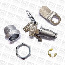 Vespa Small Frame Side Panel Door Lock Italian 009104