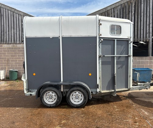 Ifor williams horse trailer - williams,