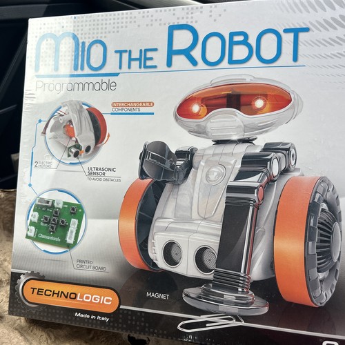 Mio the robot next generation - robot,
