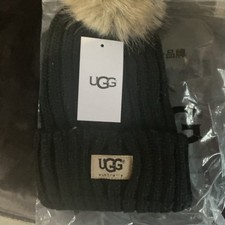 womens UGG bobble hat