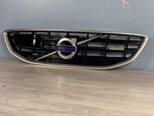 Volvo v40 2015 front bumper - 2015,