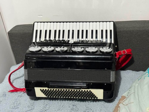Parrot 120 bass accordion - 120,
