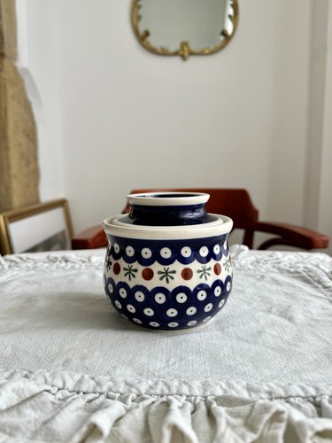 Butter crock dish with lid
