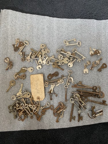 Job lot vintage keys - job,