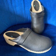 Lotta from Stockholm classic black on dark brown wooden slip-on clogs size 37