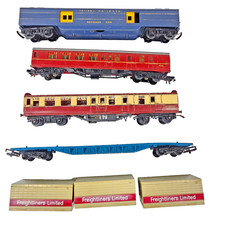 Rack Of 4 Triang & Jouef Model