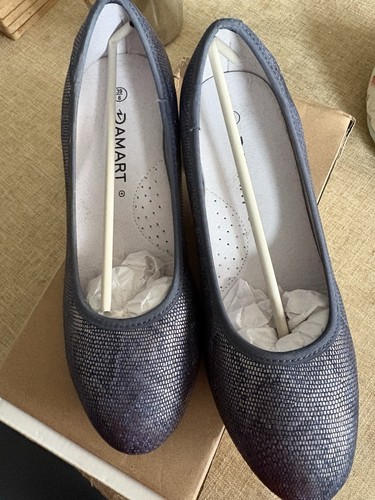 Bnib ladies navy - bnib,