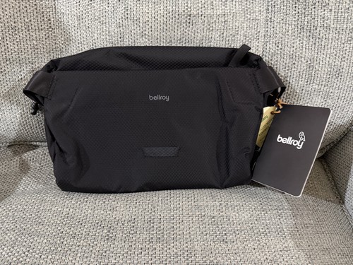 Bnwt unisex bellroy black lite - bnwt,