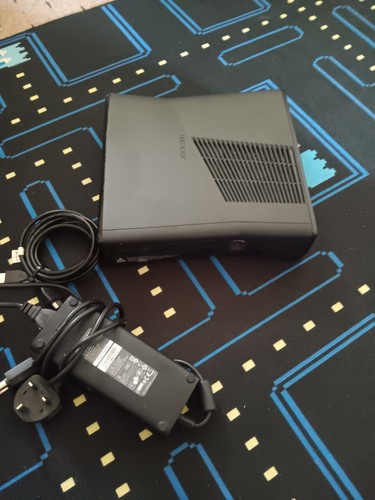 Xbox 360 slim - 360, 250gb