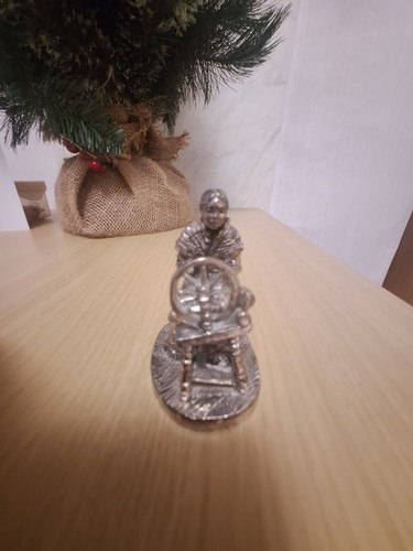 Royal hampshire pewter - royal, figure